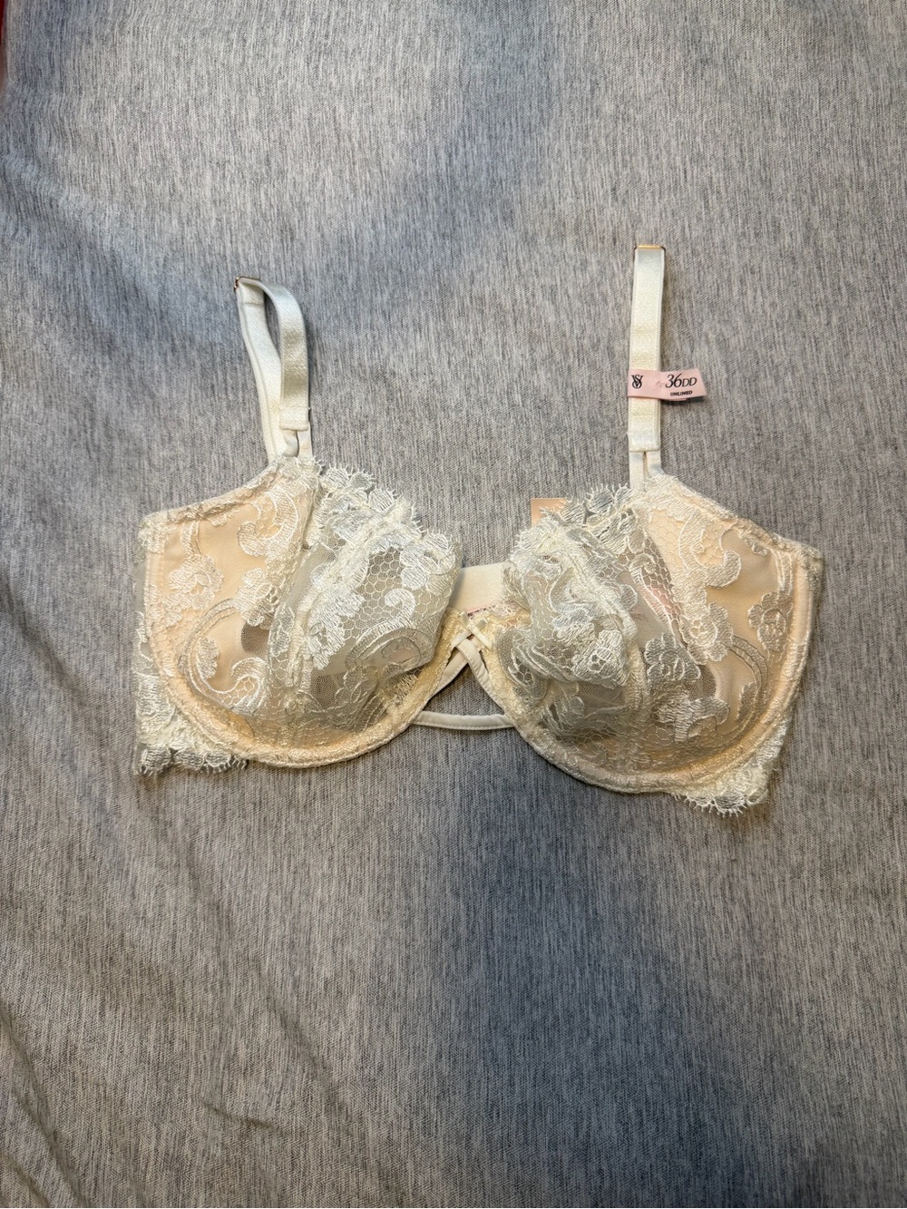 Victoria’s Secret Dream Angels 36DD Ivory Lace Unlined Bra NWT